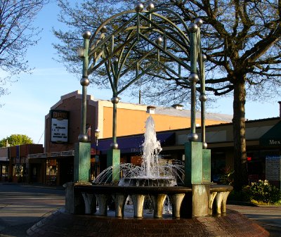 The fountain at the round-about in Edmonds, Washington.